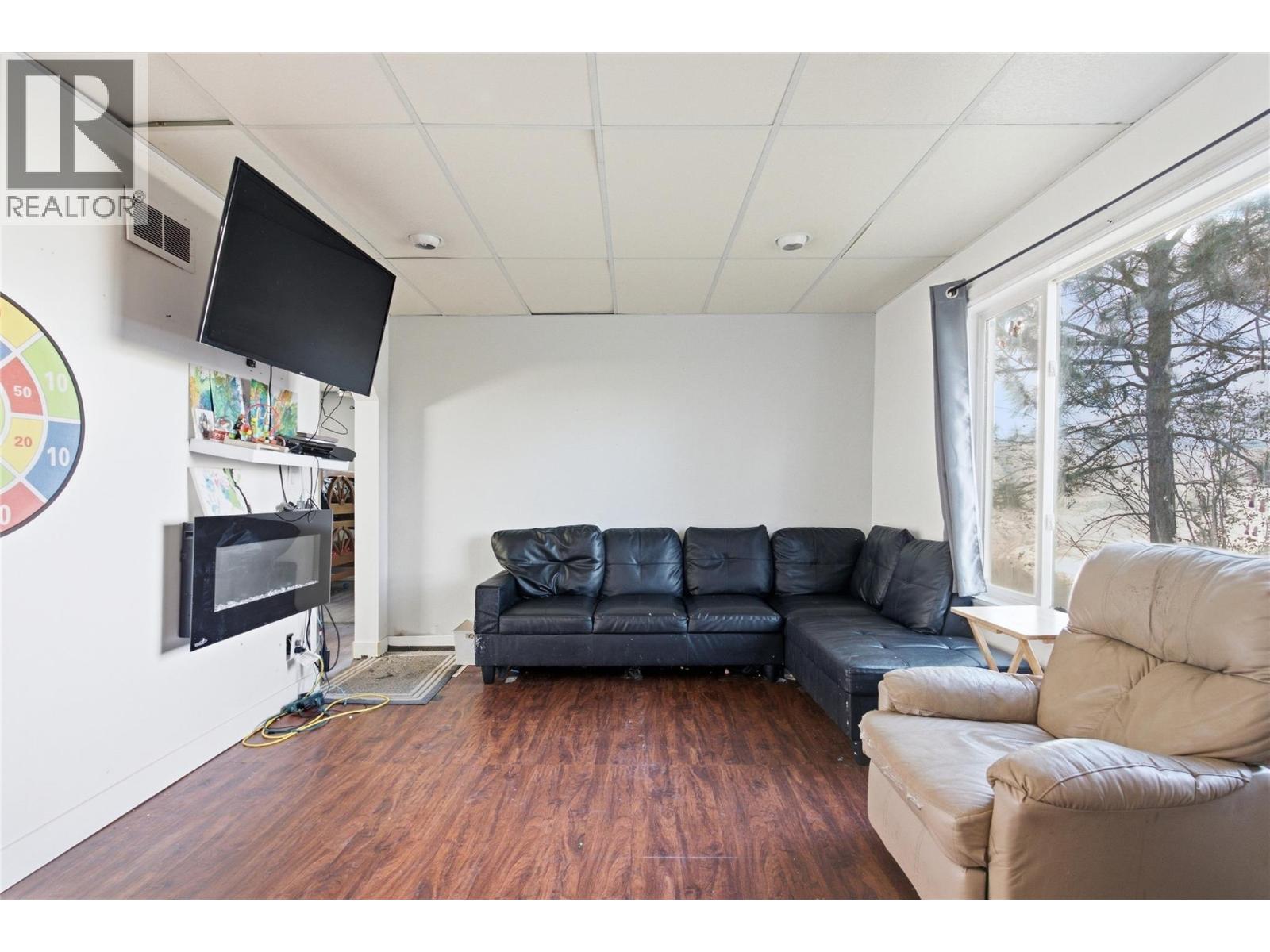 1202 CRESTWOOD Drive - Image 21