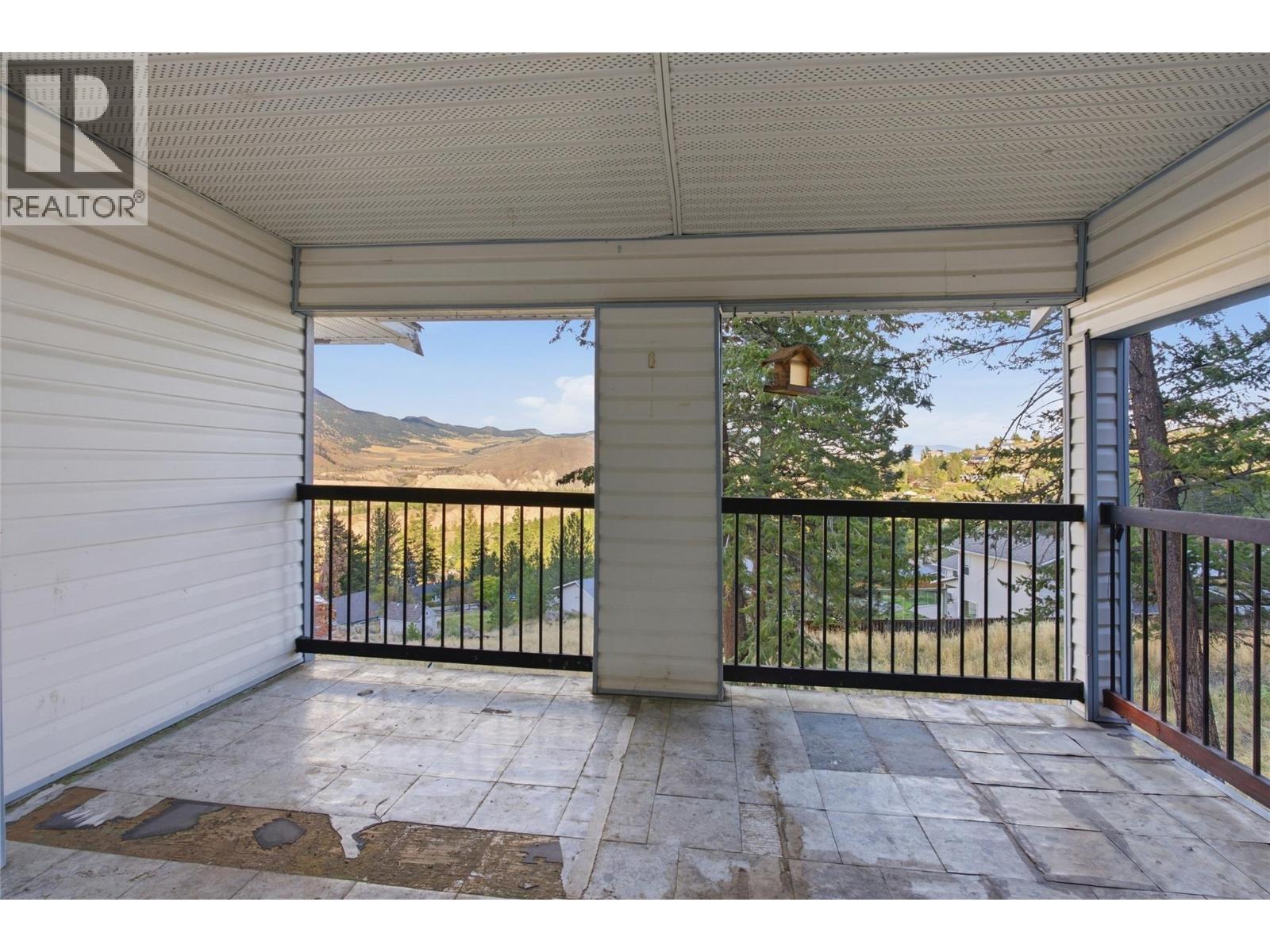 1202 CRESTWOOD Drive - 10