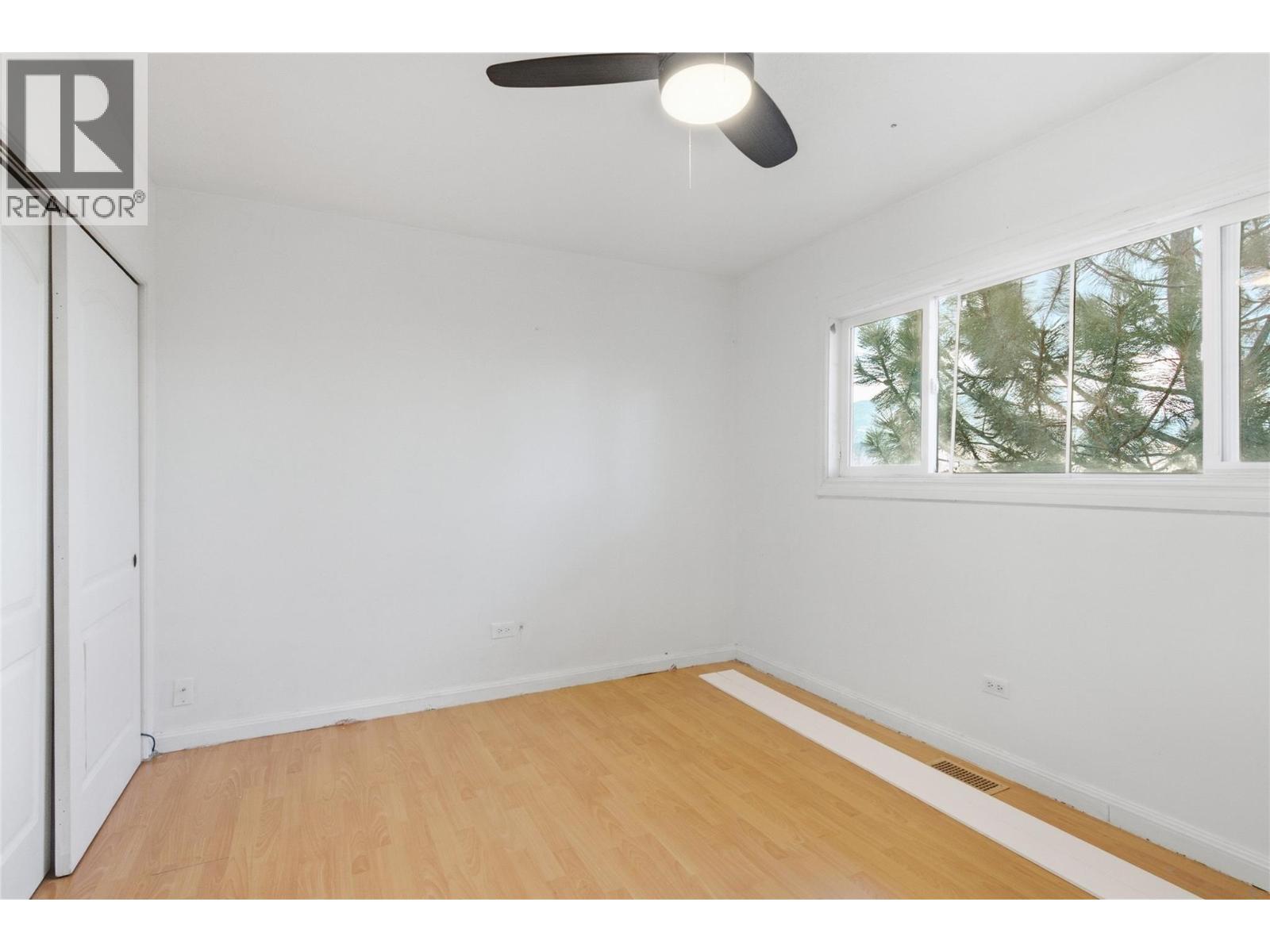 1202 CRESTWOOD Drive - Image 17