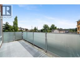 Entrance - 3 2830 Irma St, Victoria, BC V9A1S2 Photo 16