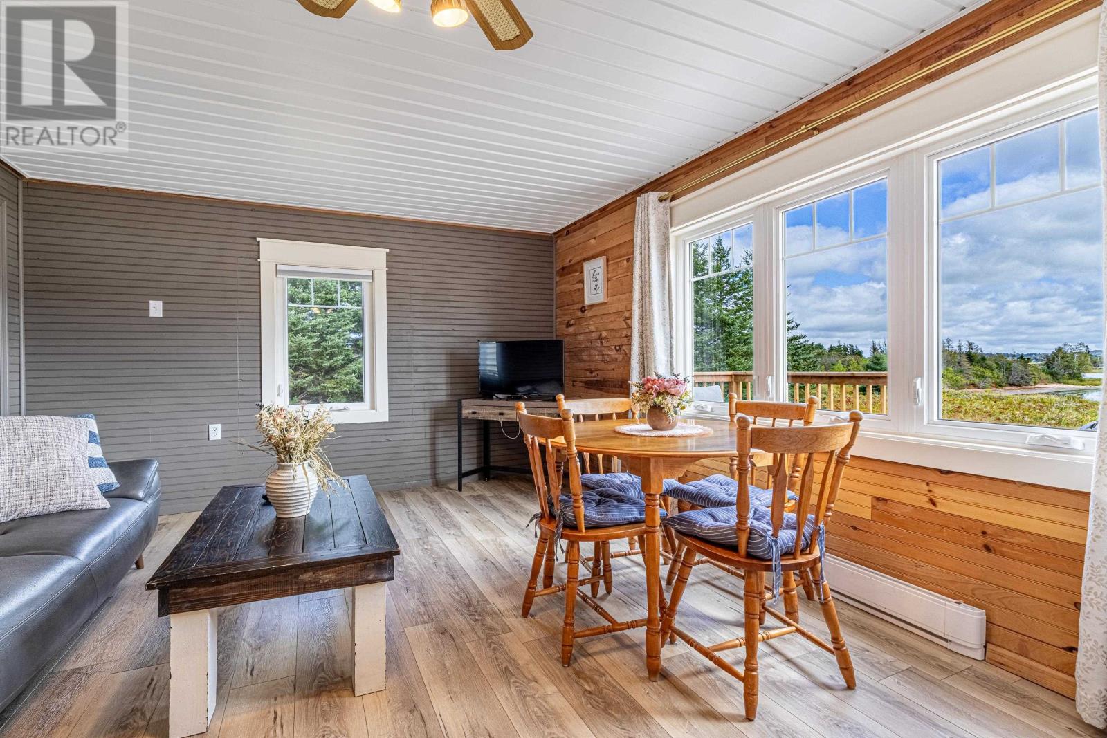 220 Thompson Point Road - 8