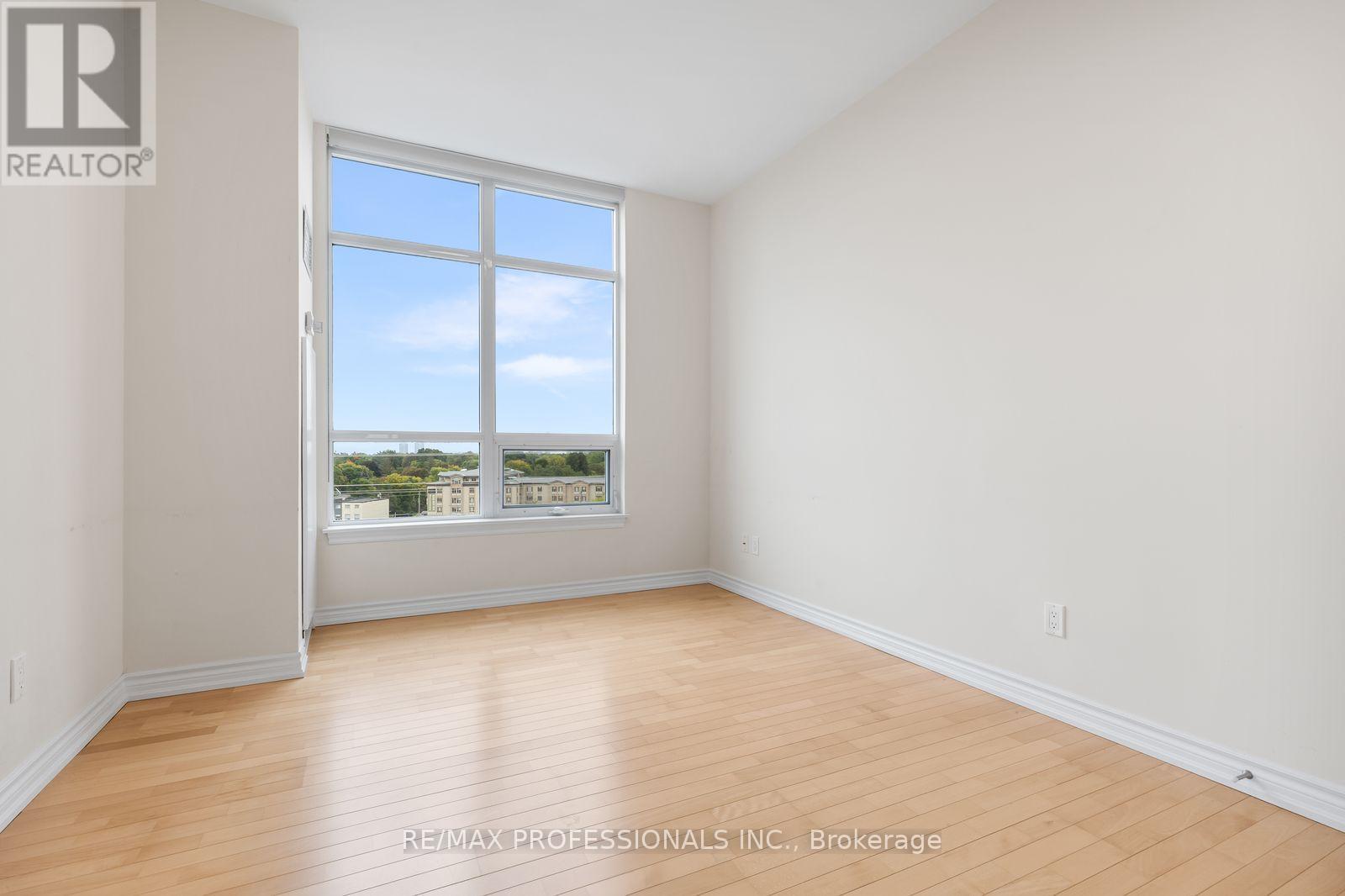 #816 1135 ROYAL YORK ROAD - 12