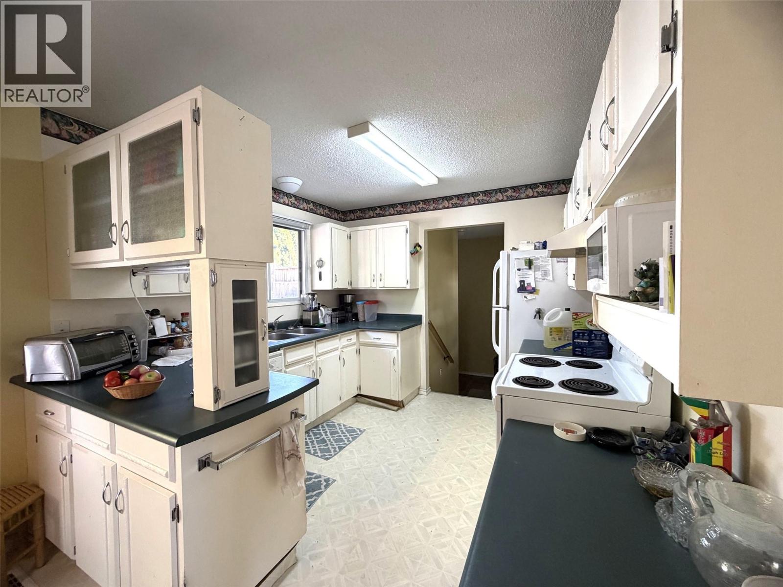  2490 Smid Road, West Kelowna