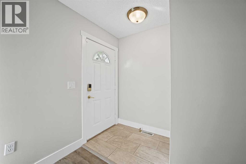 1719 17 Street, Didsbury, Alberta, T0M0W0 — thumbnail 2