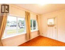 Living room - 5304 56, Taber, AB T1G1L8 Photo 7
