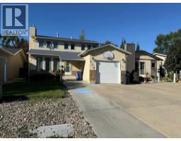 114 Red crow Boulevard W - photo 1