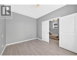 4pc Bathroom - 682 Redstone Drive Ne, Calgary, AB T3N1K9 Photo 10