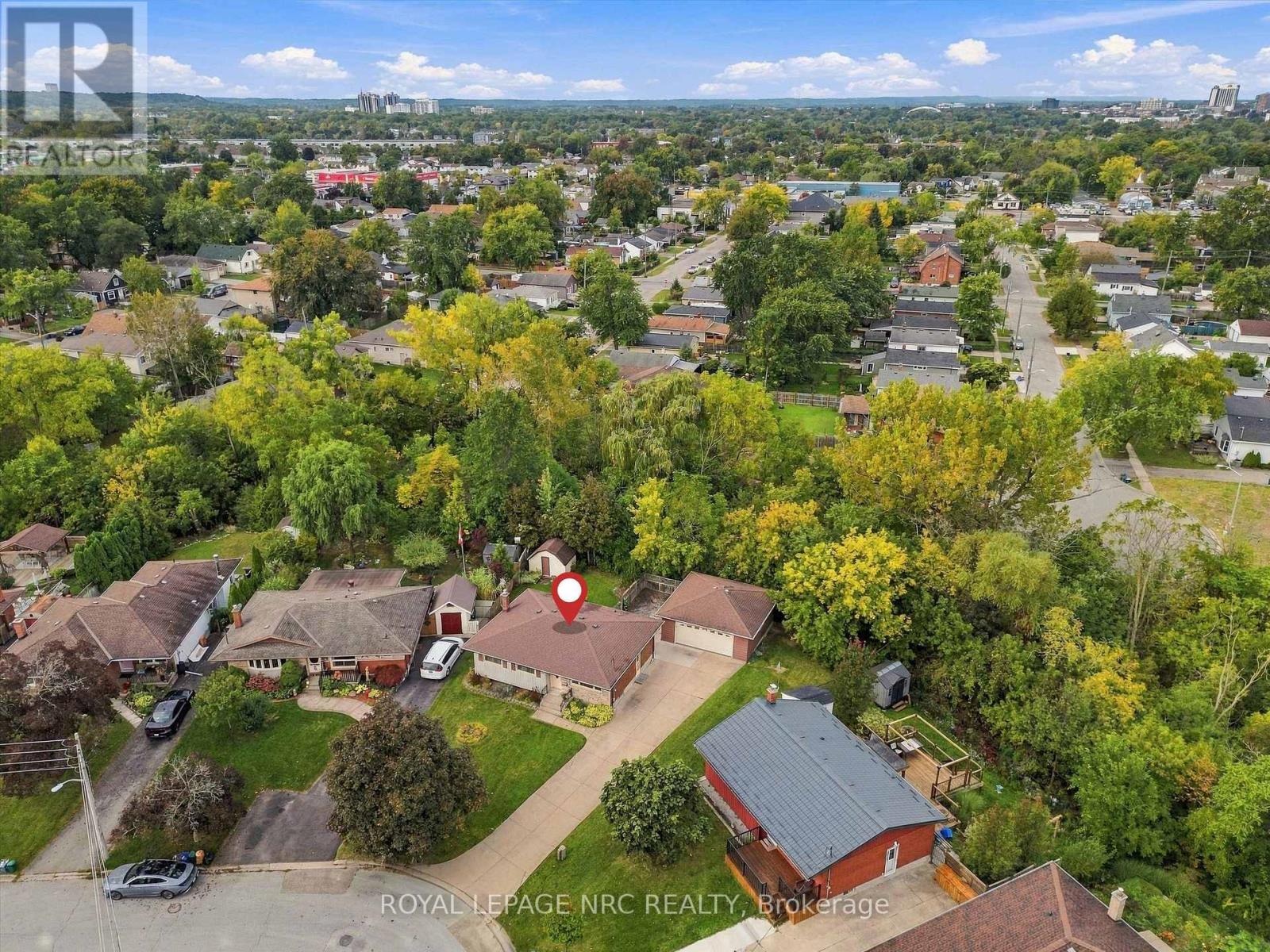13 HARDWOOD GROVE - Image 32
