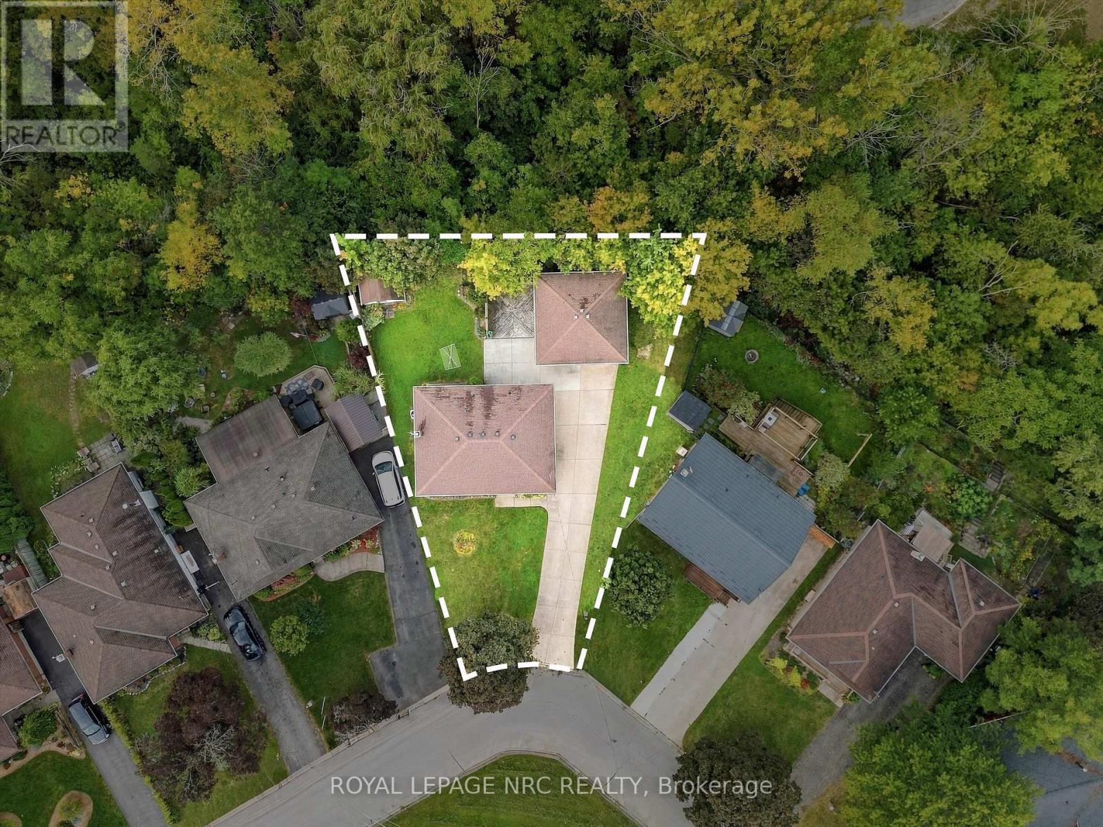 13 HARDWOOD GROVE - 28