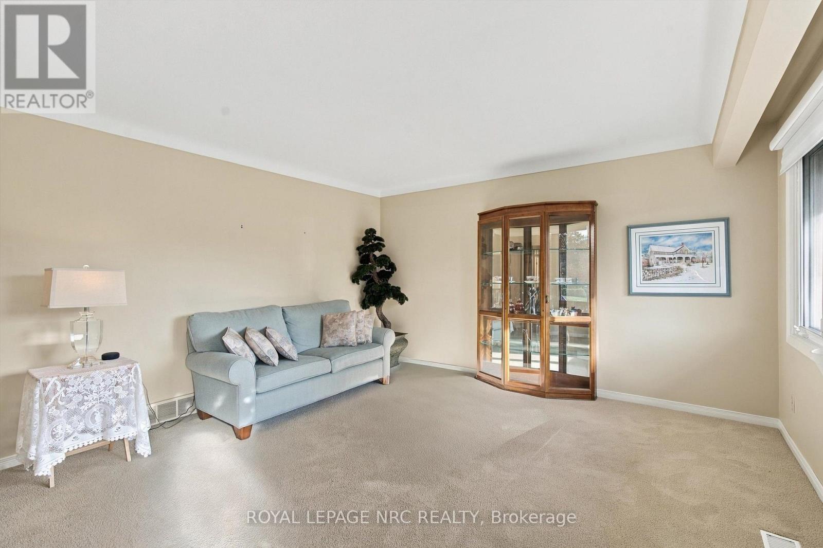 13 HARDWOOD GROVE - Image 43