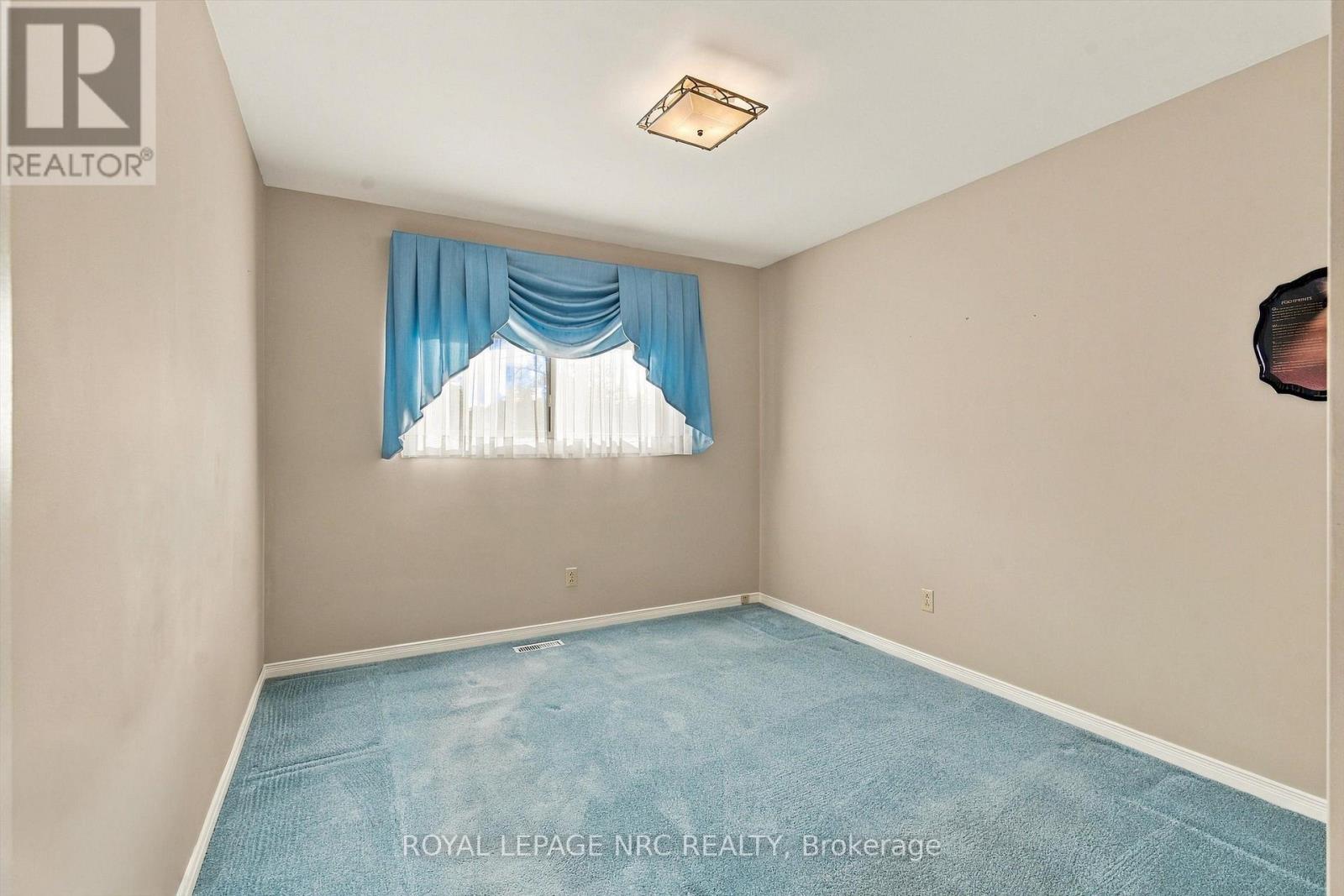 13 HARDWOOD GROVE - Image 45