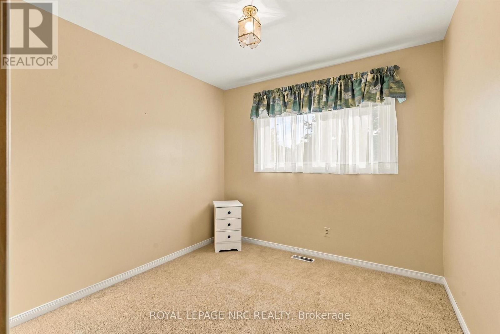 13 HARDWOOD GROVE - Image 47