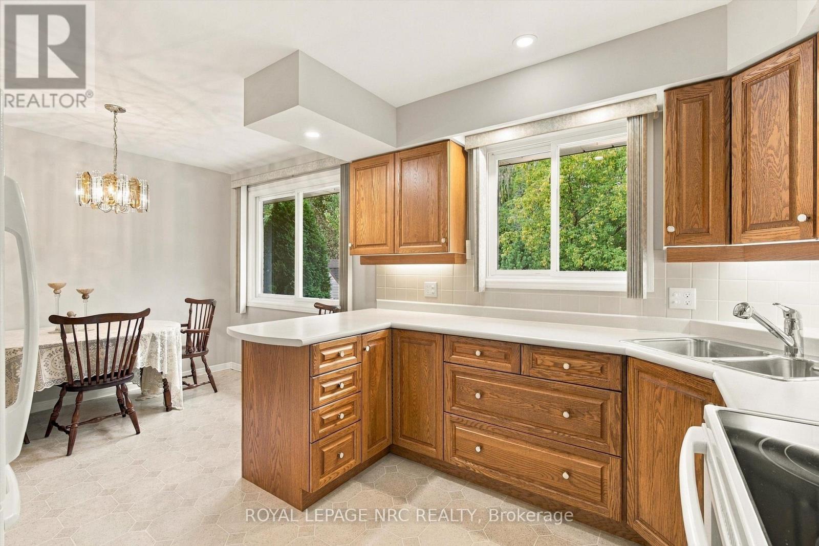 13 HARDWOOD GROVE - 6