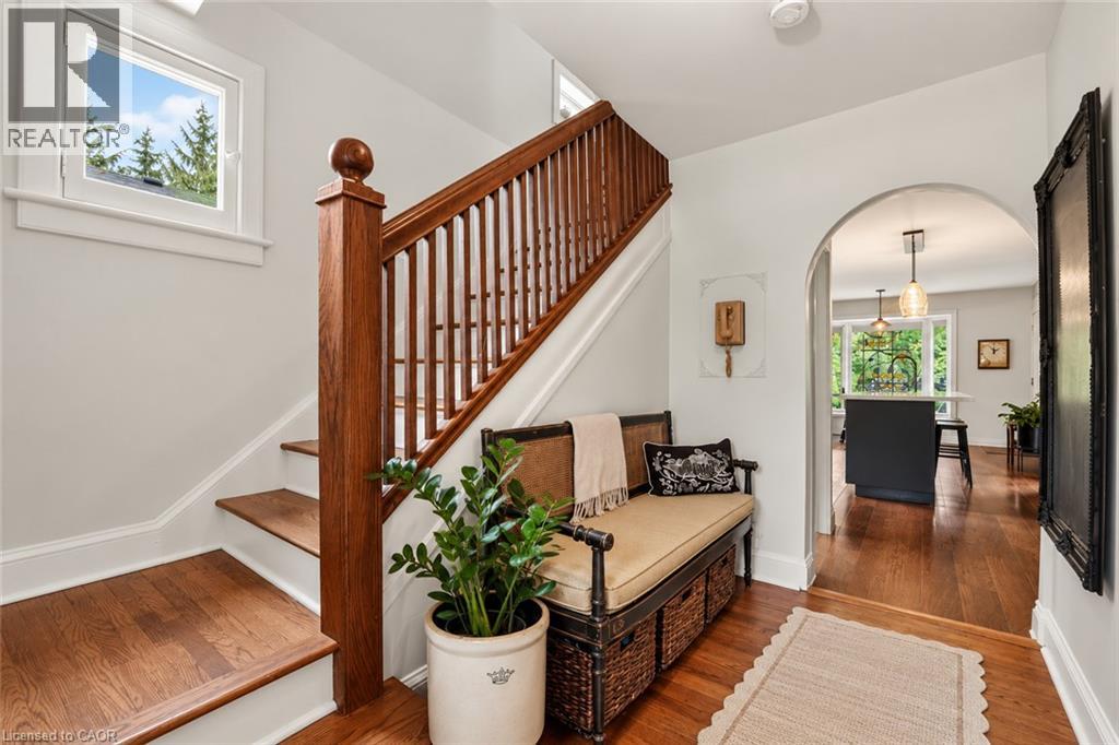 71 CREIGHTON Road - 17
