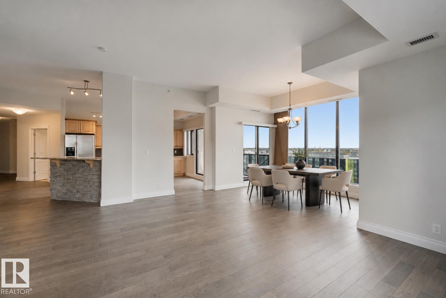 #1006 10319 111 ST NW - 12