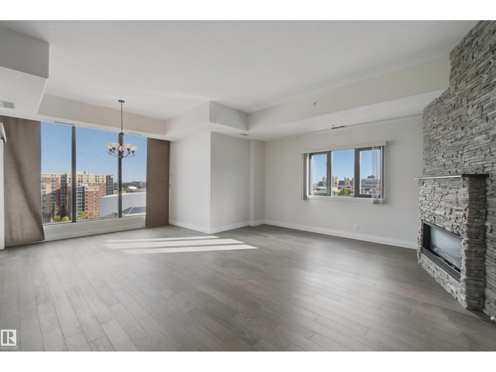#1006 10319 111 ST NW - 18