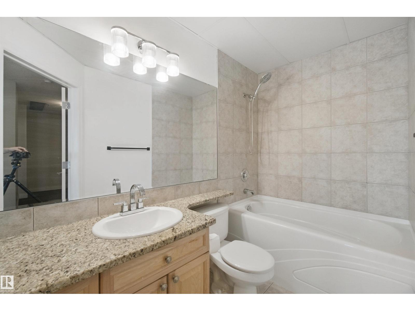 #1006 10319 111 ST NW - 19