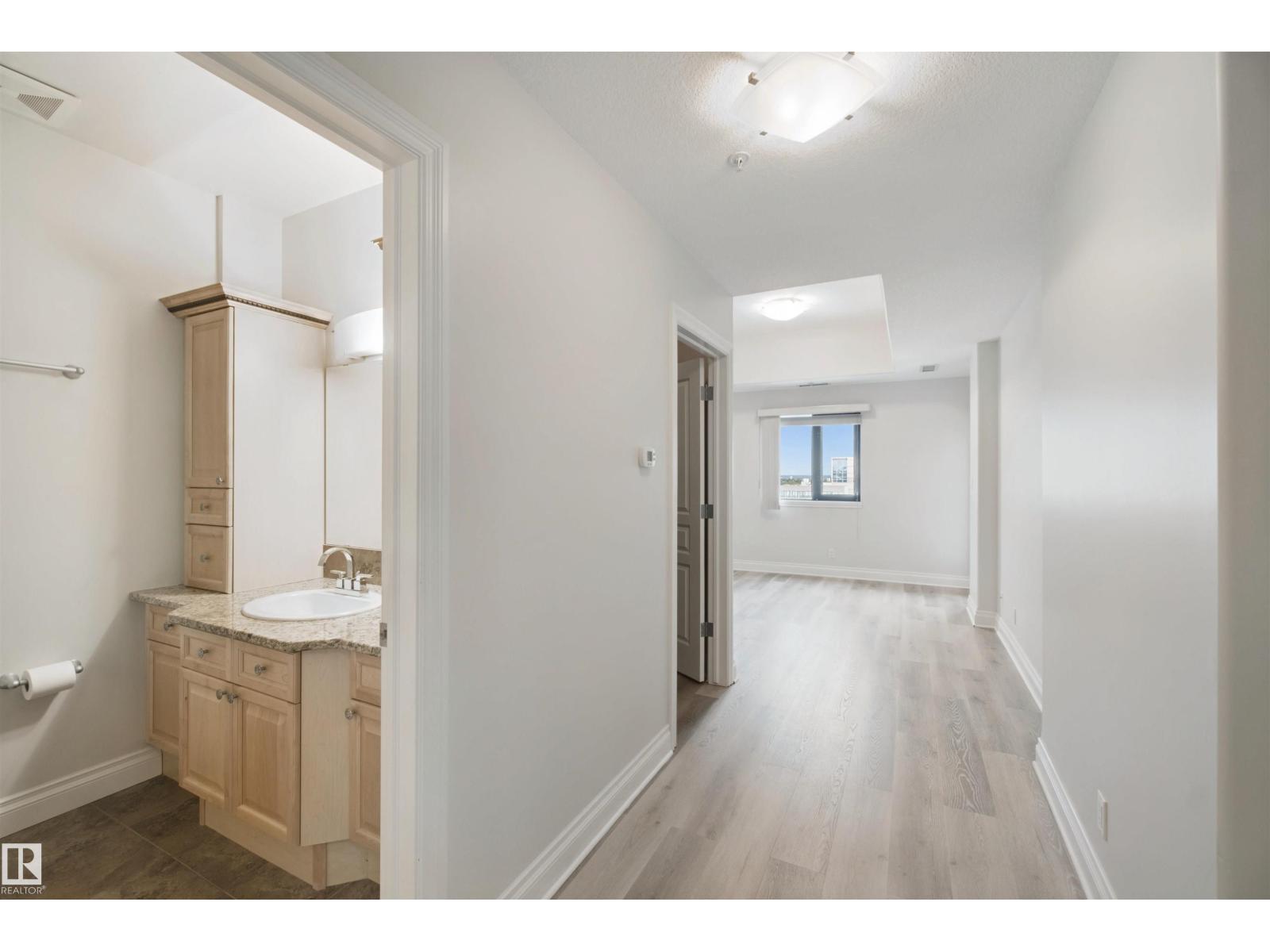 #1006 10319 111 ST NW - 23