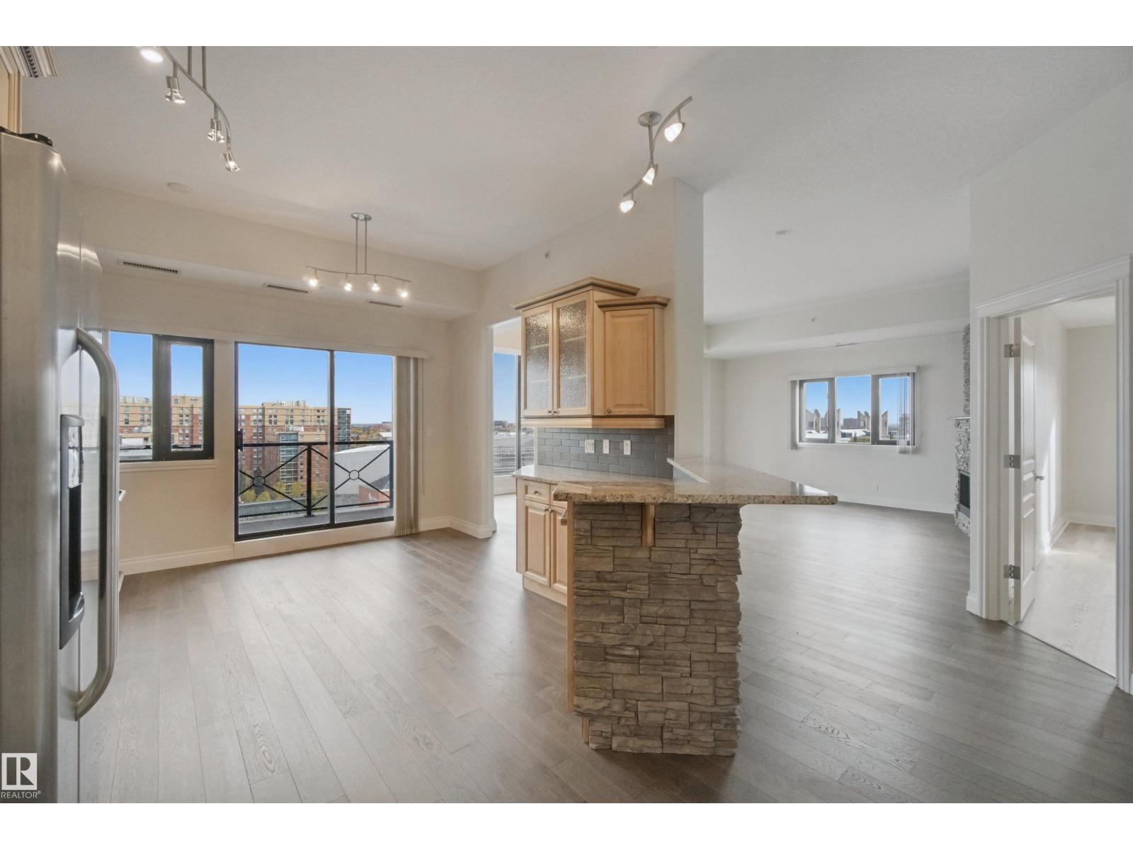 #1006 10319 111 ST NW - 7