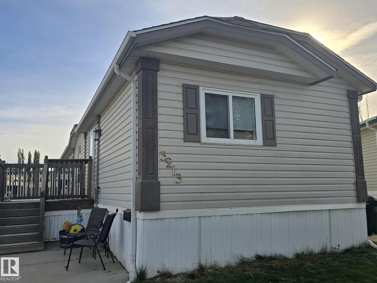 3213 Lakewood Close NW - 1