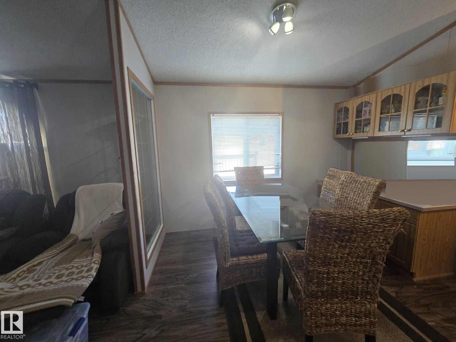 3213 Lakewood Close NW - 16