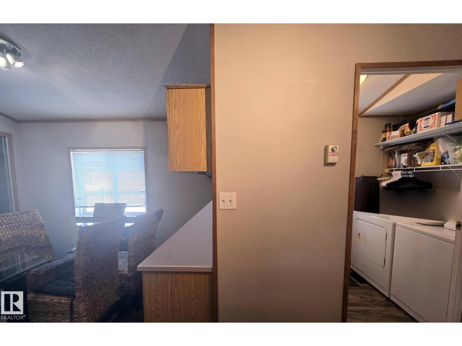 3213 Lakewood Close NW - 19