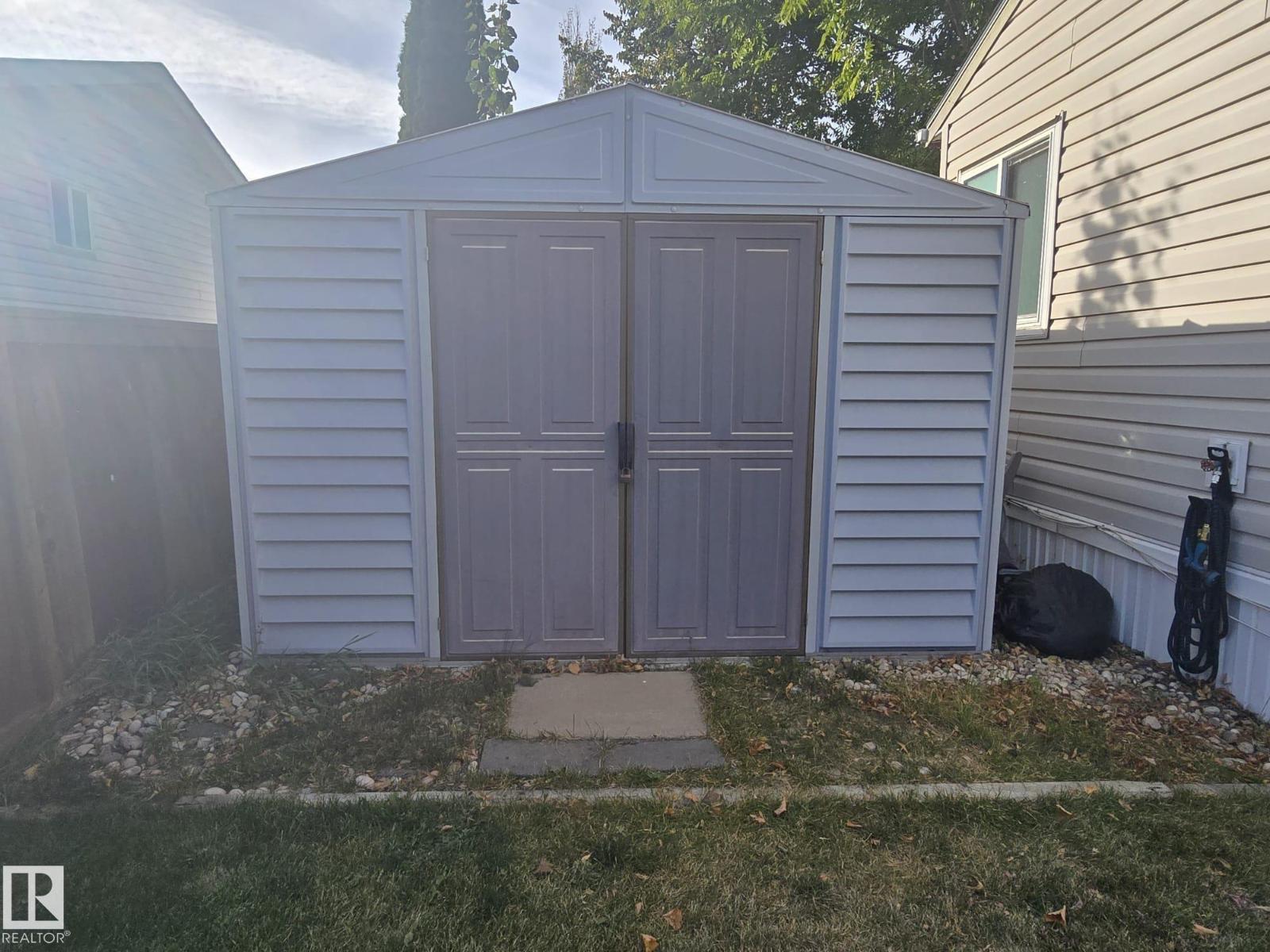 3213 Lakewood Close NW - 5