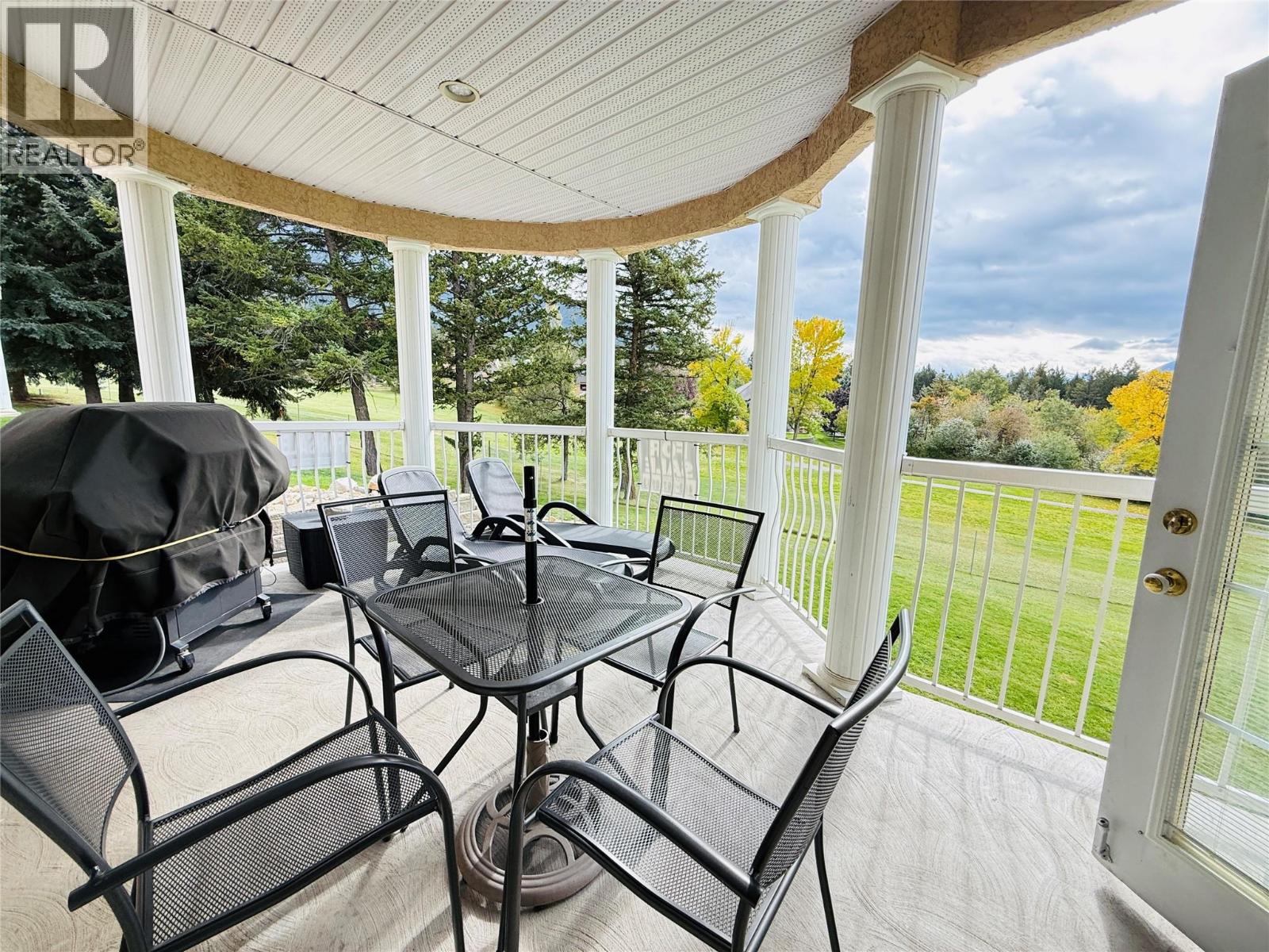 #2005 A 5052 Riverview Road - 18
