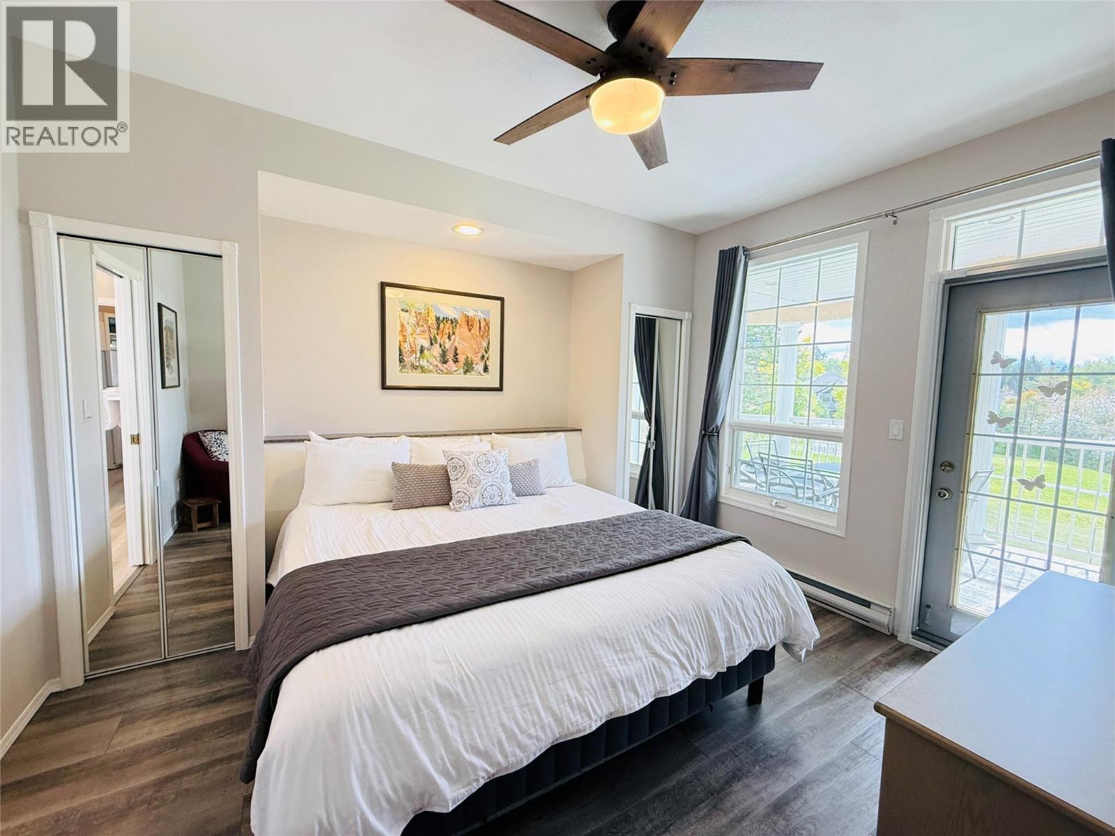 #2005 A 5052 Riverview Road - 22