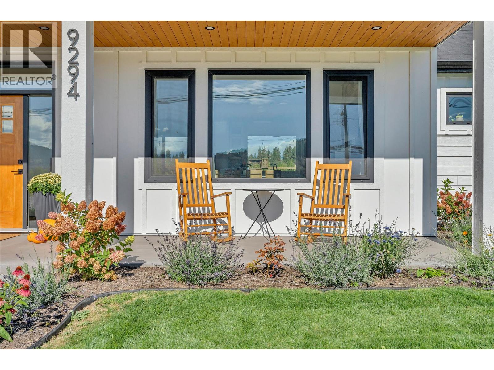 9294 JONES FLAT Road, Summerland