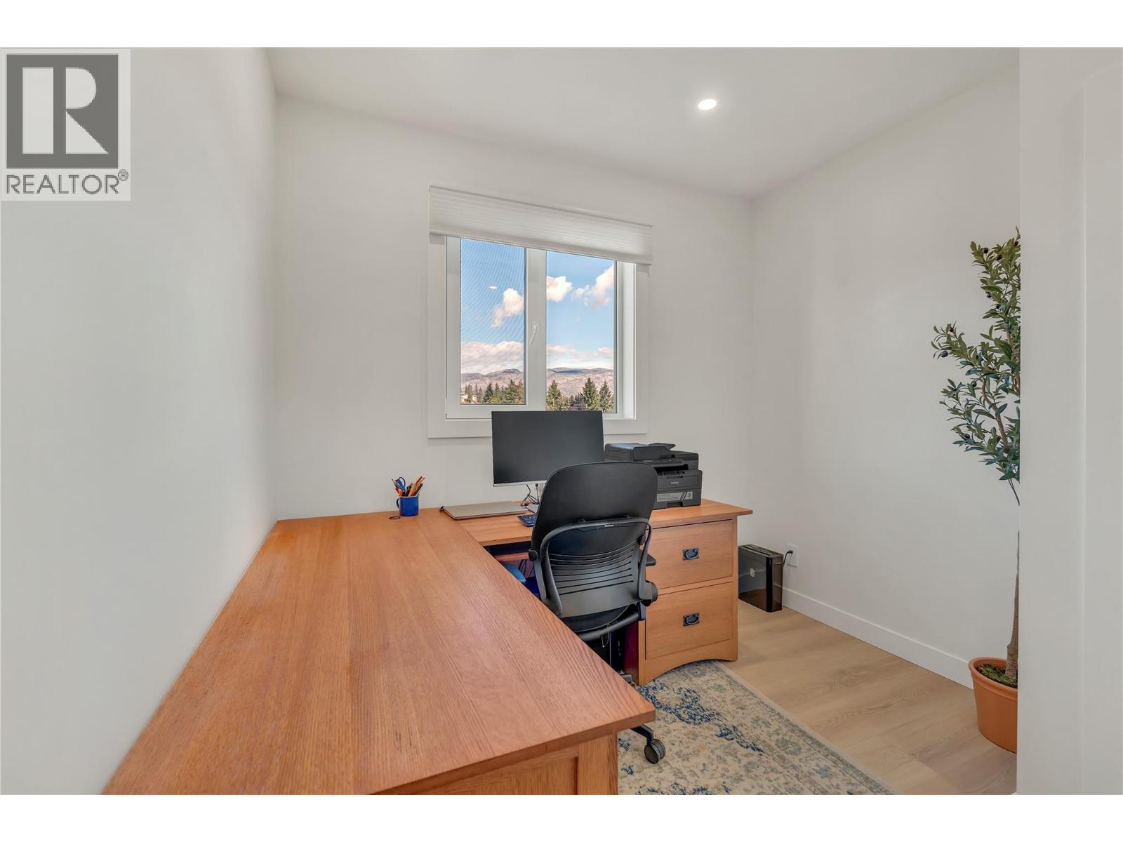 9294 JONES FLAT Road, Summerland
