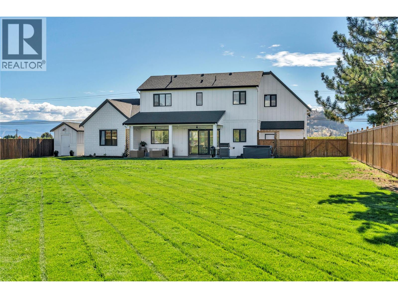 9294 JONES FLAT Road, Summerland