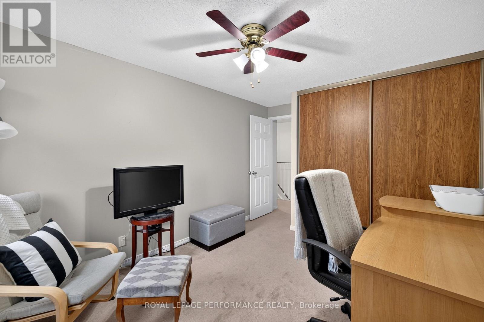 7 - 18 Sweetbriar Circle