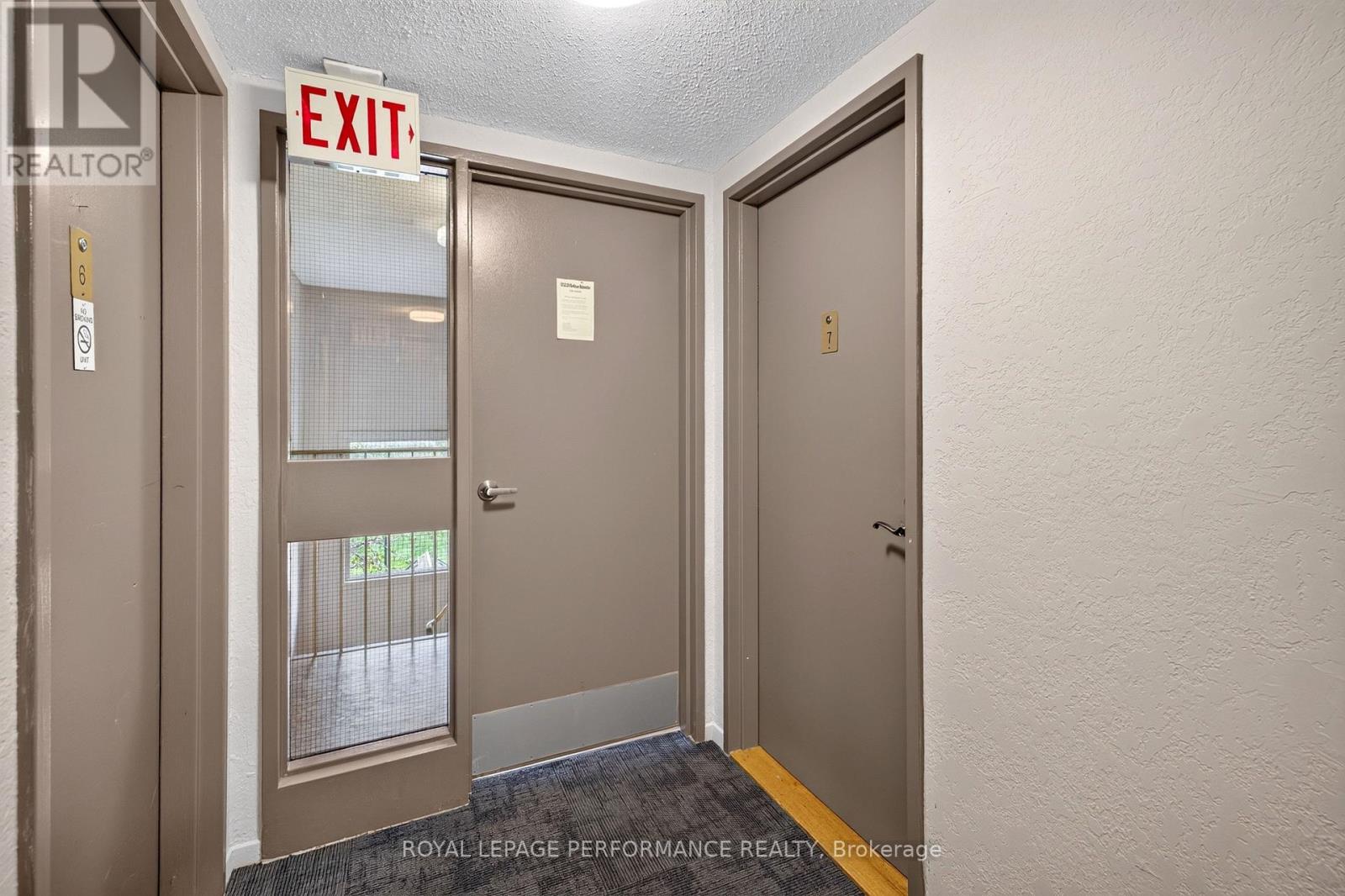 #7 18 SWEETBRIAR CIRCLE - 4