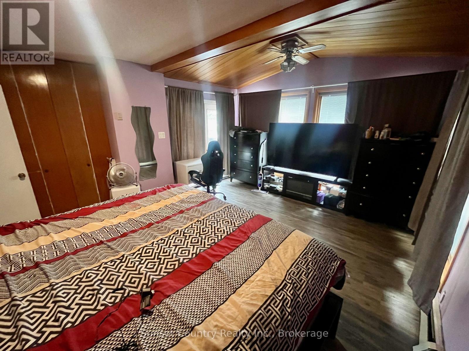 182 WILDE STREET - 10