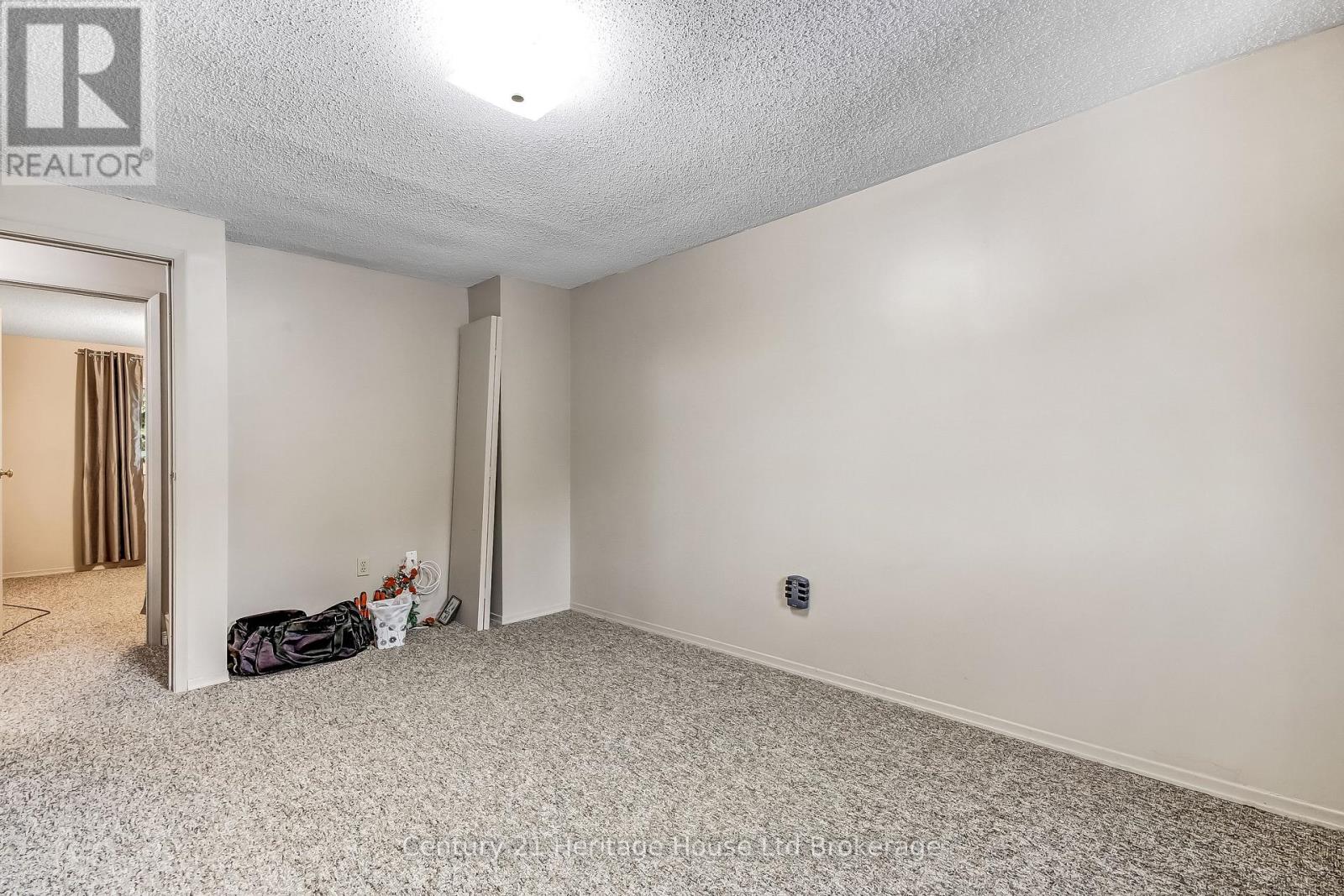 #37 455 SPRINGBANK AVENUE N - 5