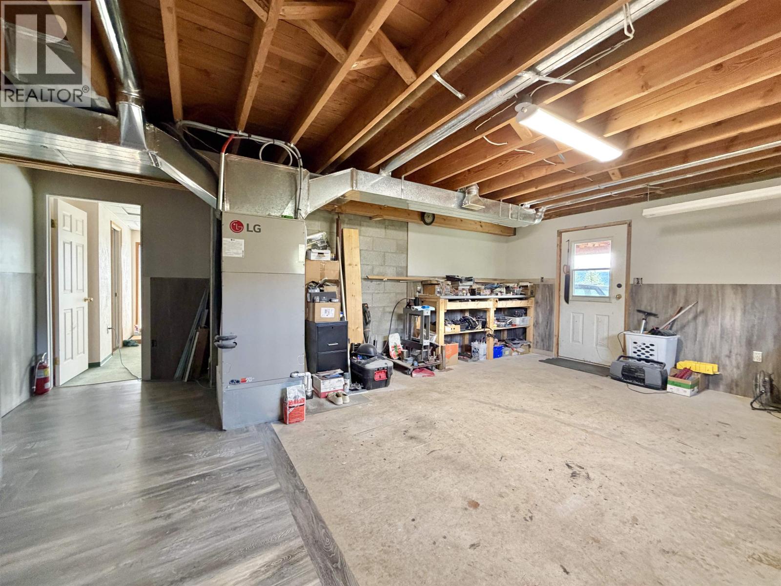 2175 WHITE ROAD - 21