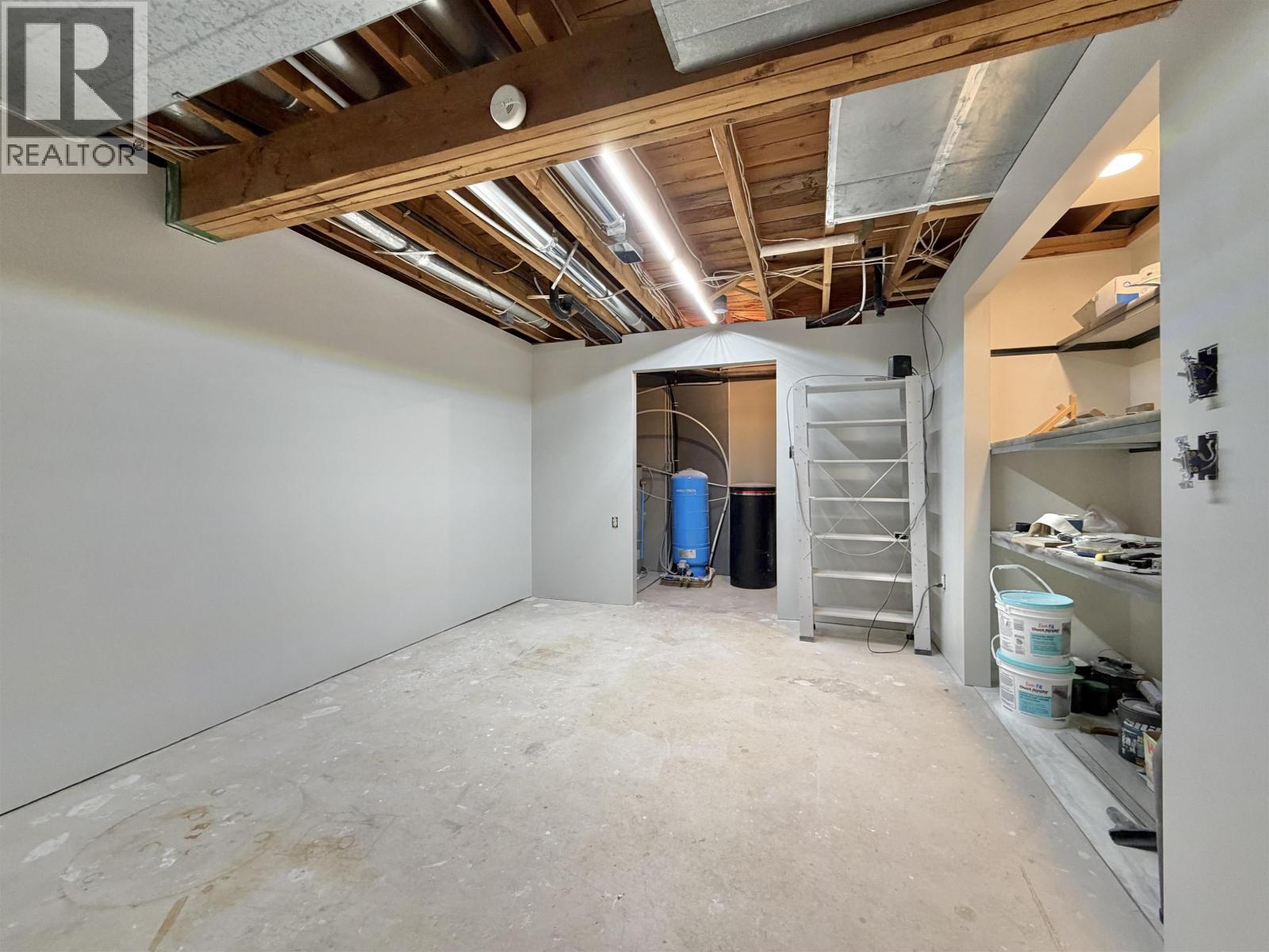 2175 WHITE ROAD - Image 24