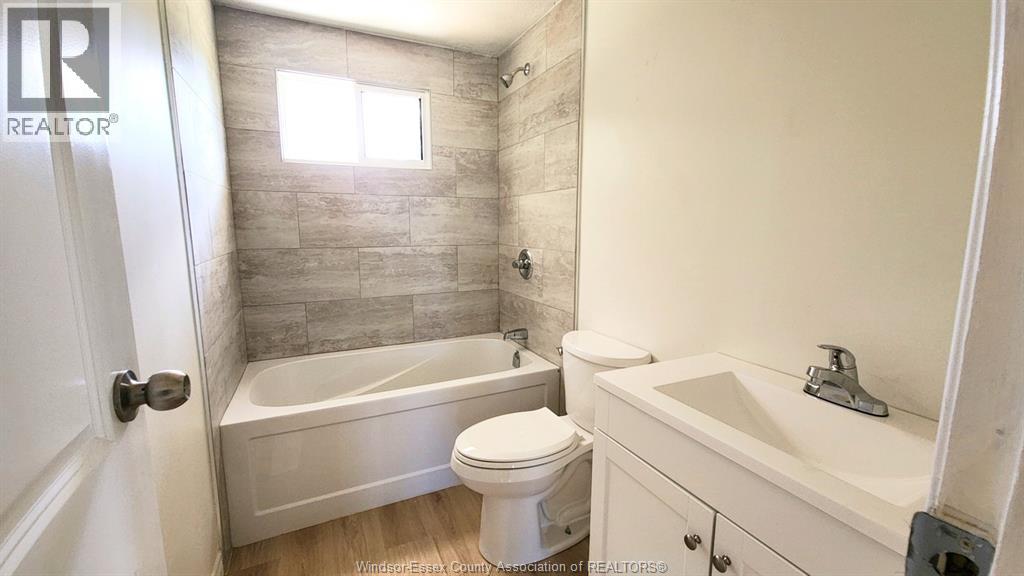 3425 CABANA (COUNTY RD 42), Windsor — photo 11