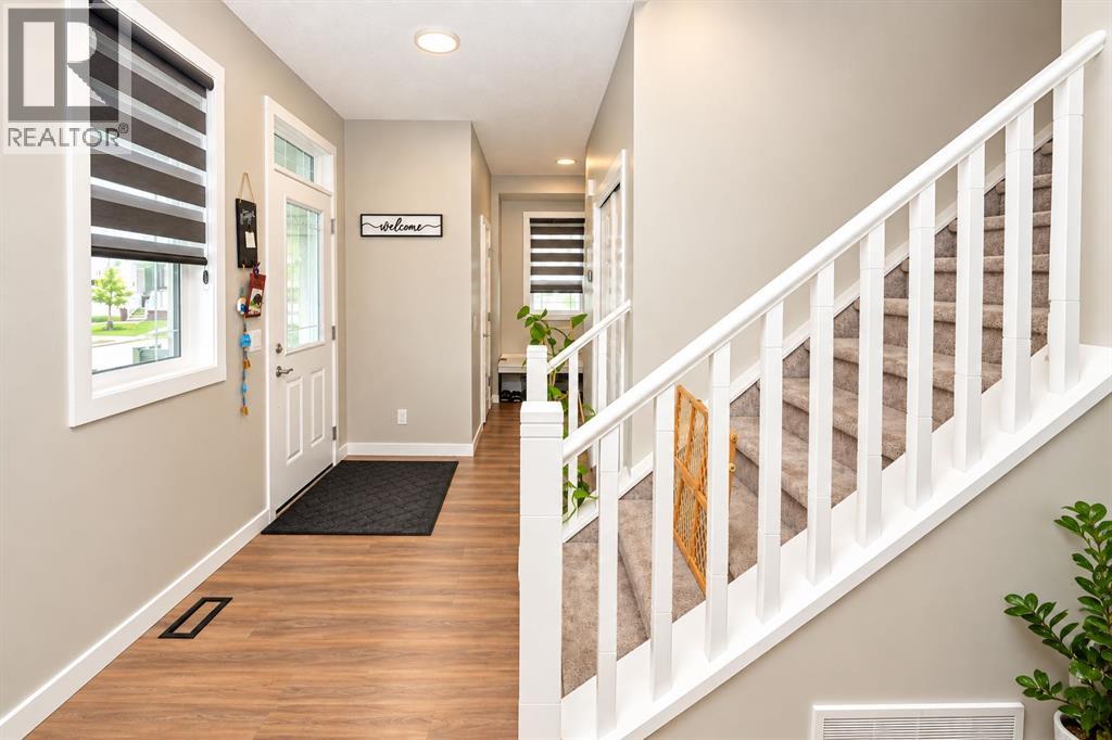 128 Cityside Crescent NE - 4