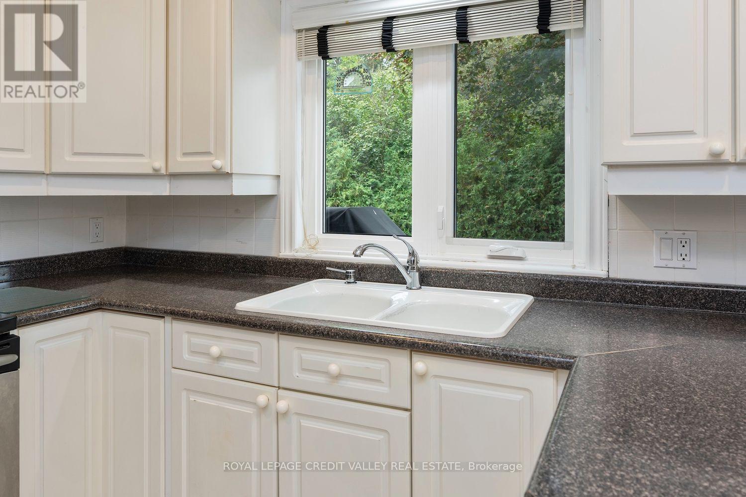62 SUMMERSIDE CRESCENT - Image 11