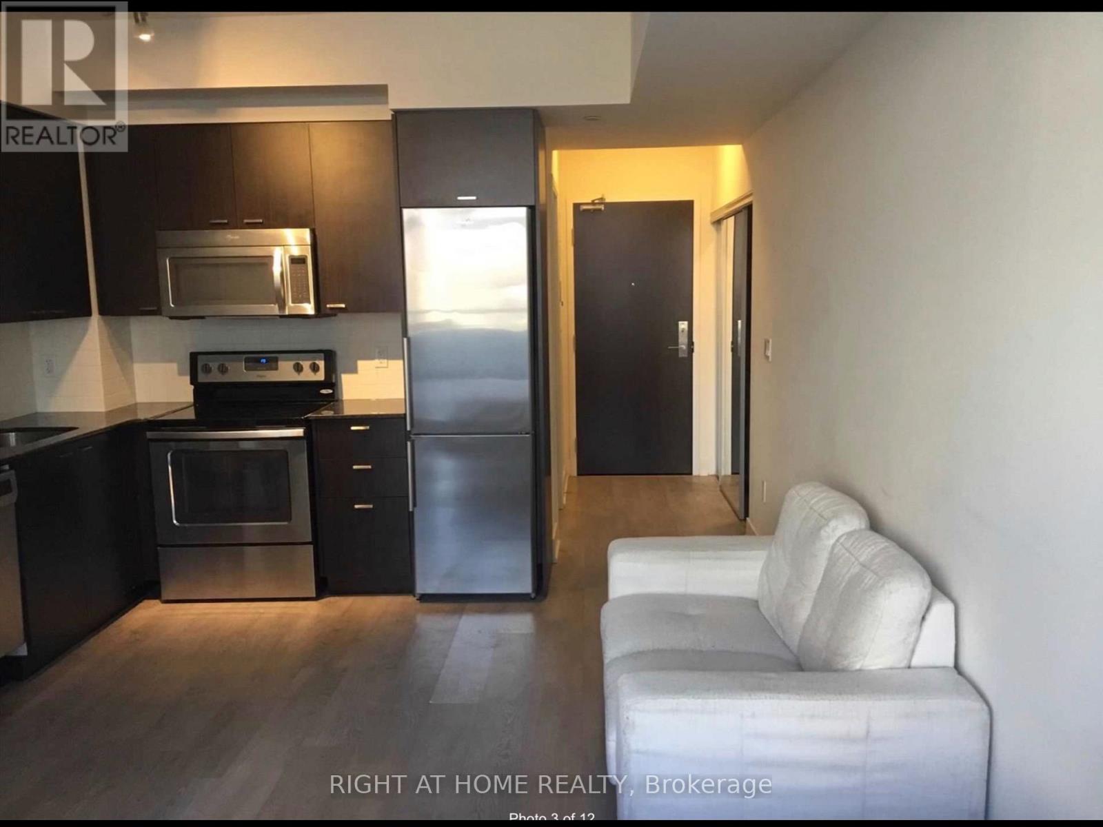 #409 88 SHEPPARD AVENUE E - 6