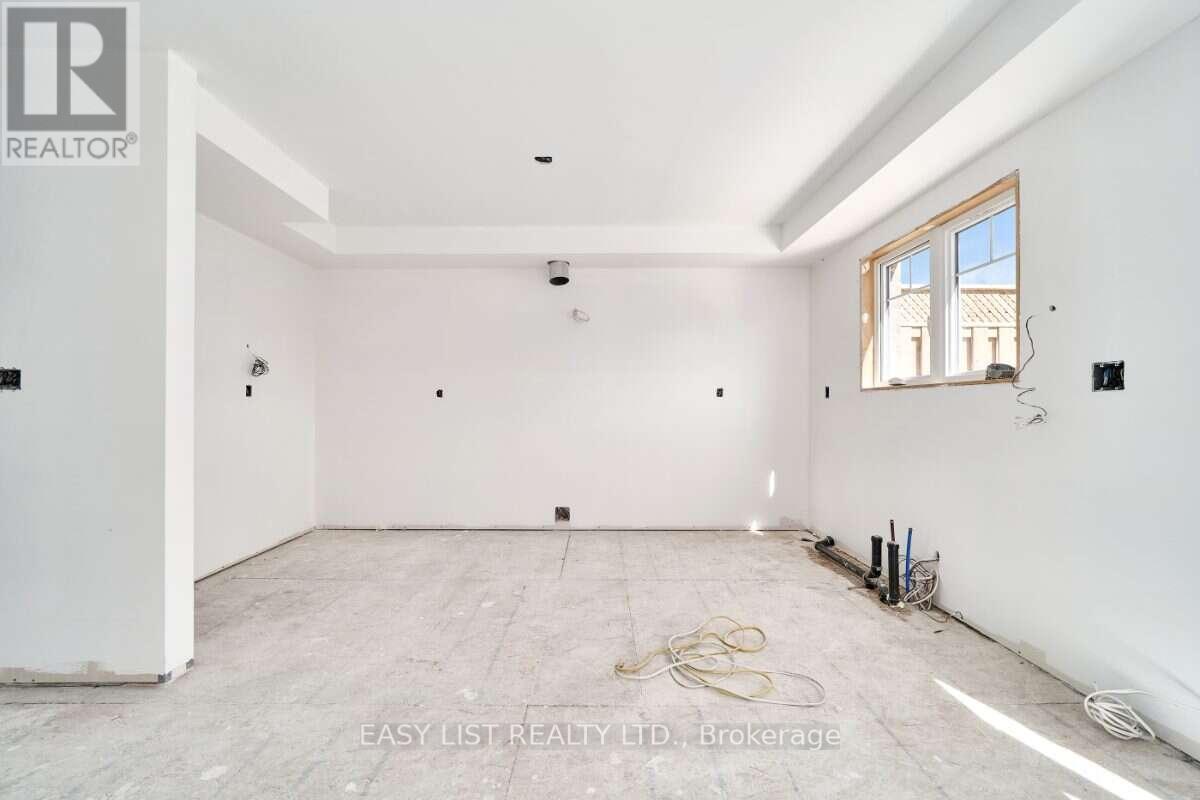 31 ADDYMAN CRESCENT - 18