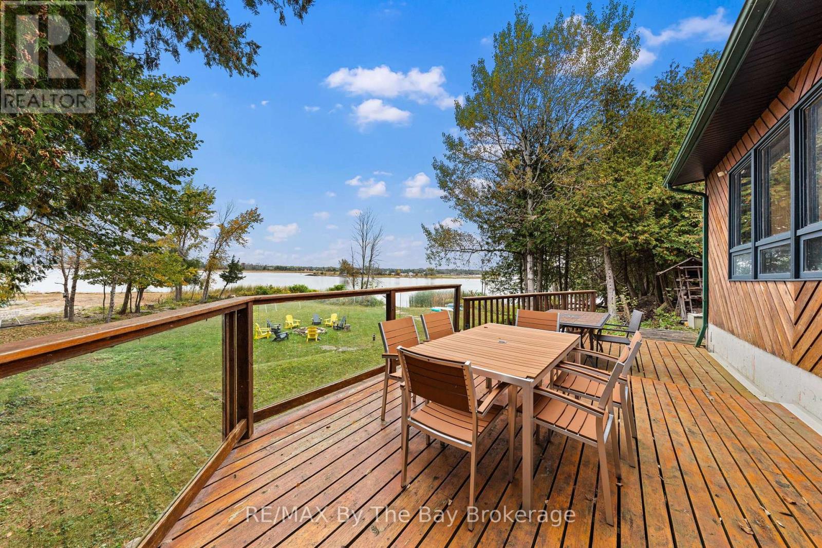 20 ISLAND 404/QUARRY ISLAND - 12