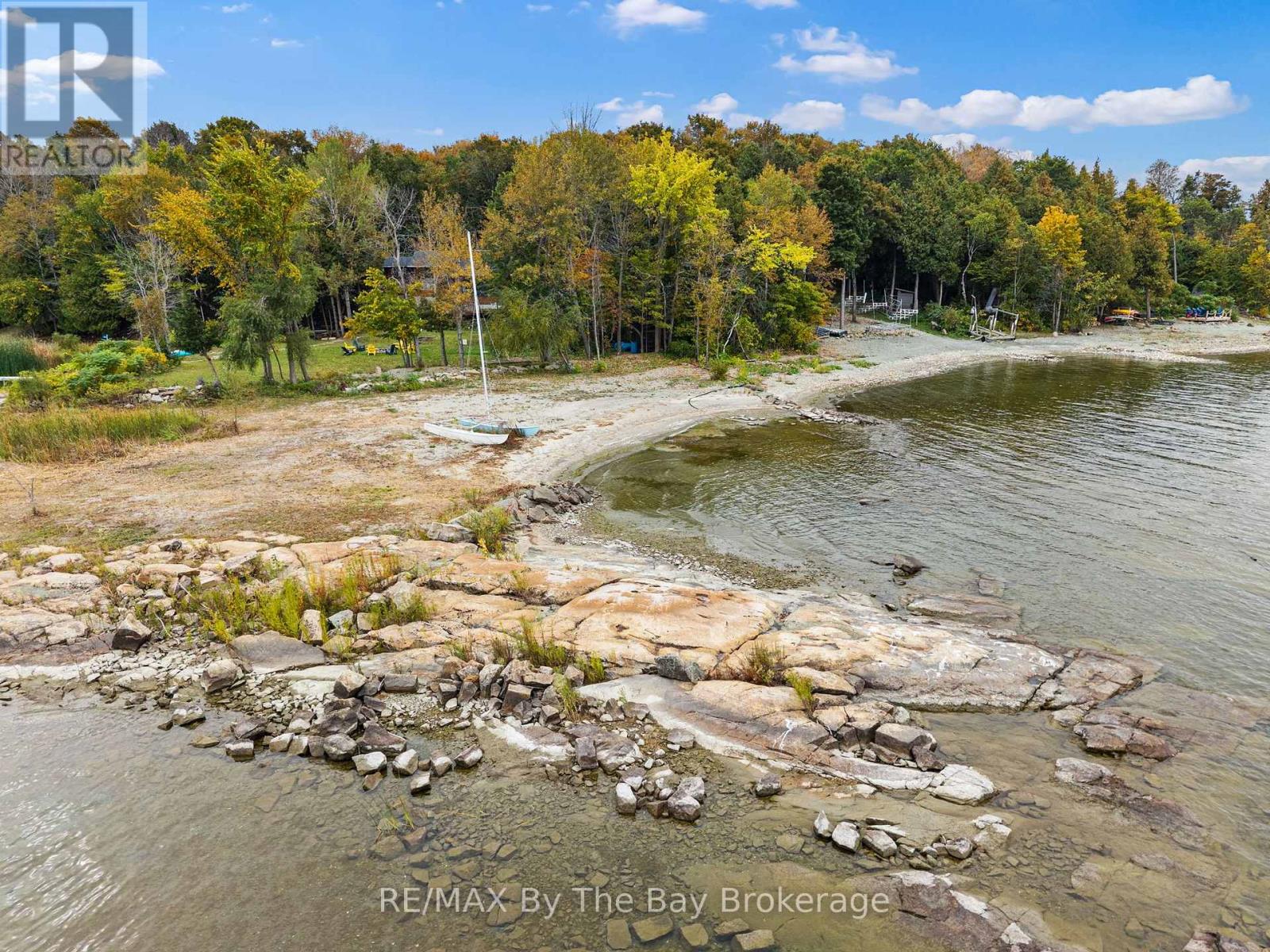 20 ISLAND 404/QUARRY ISLAND - Image 4