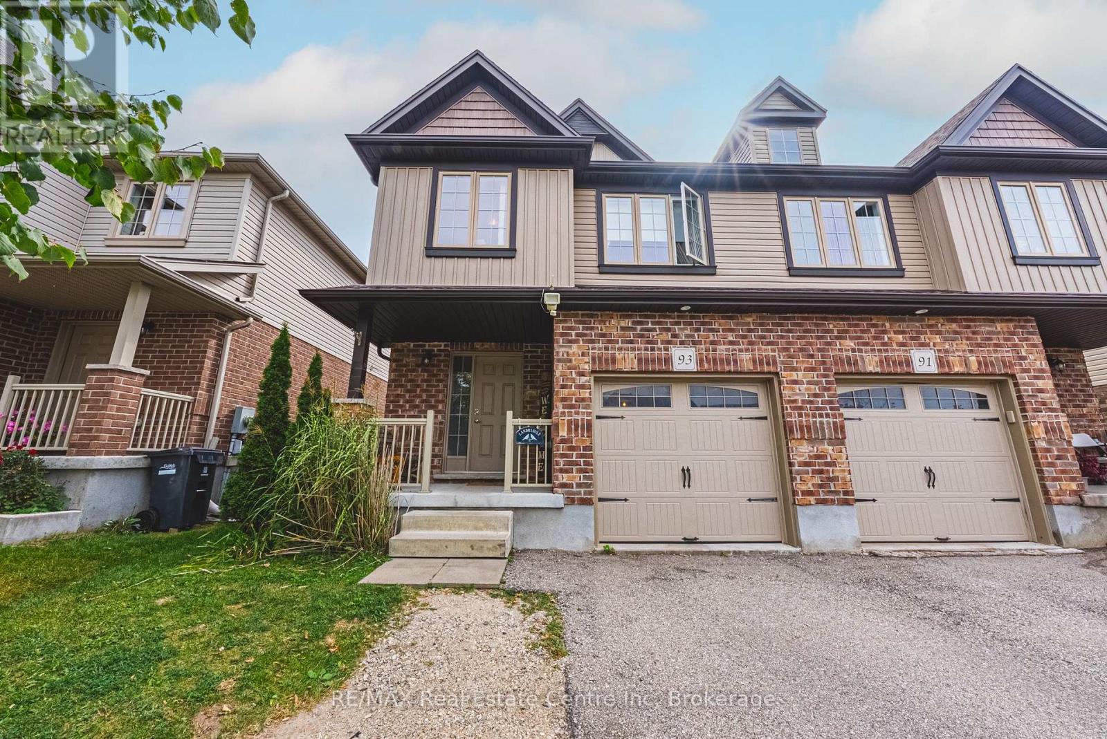 93 COULING CRESCENT - 1