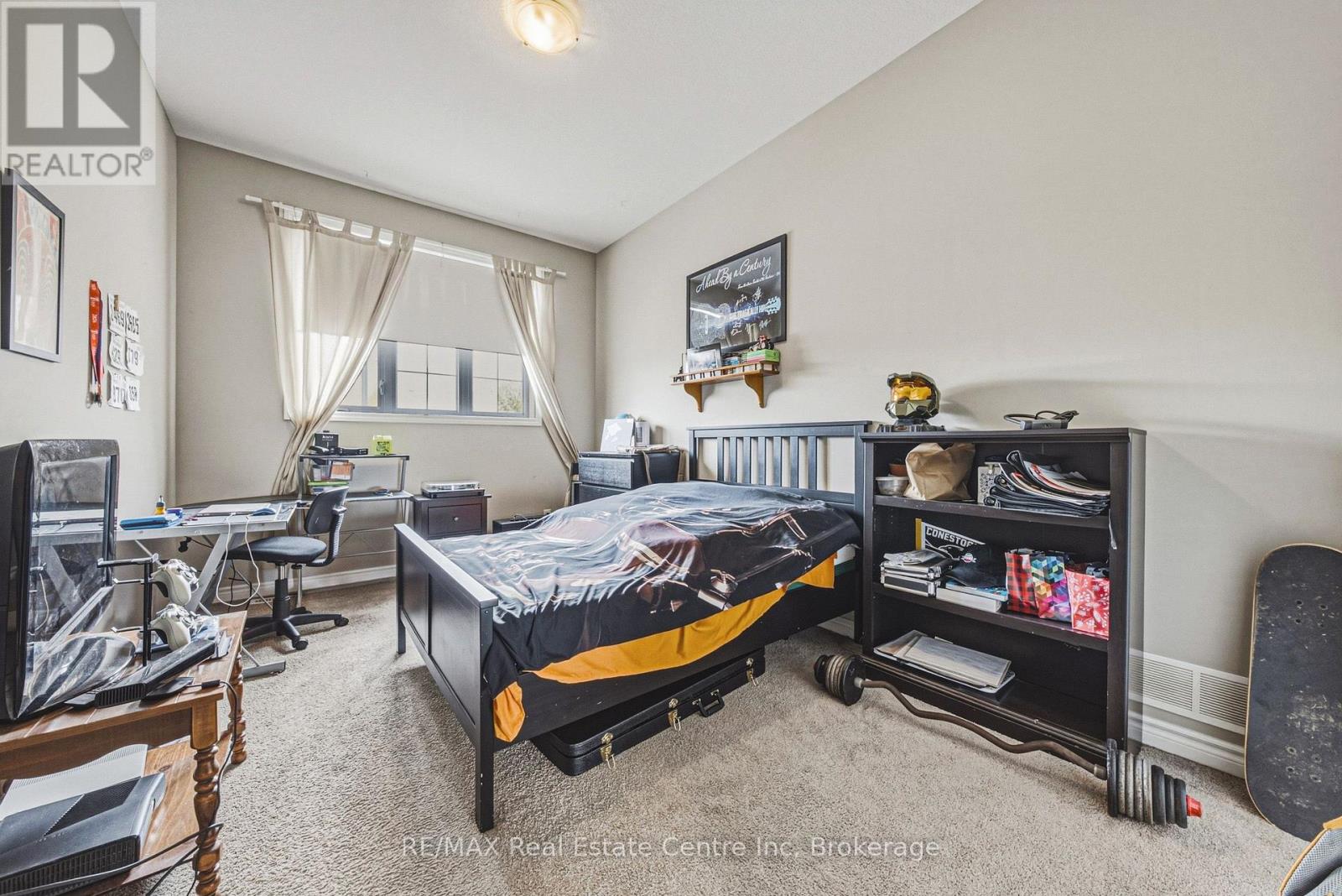 93 COULING CRESCENT - 16