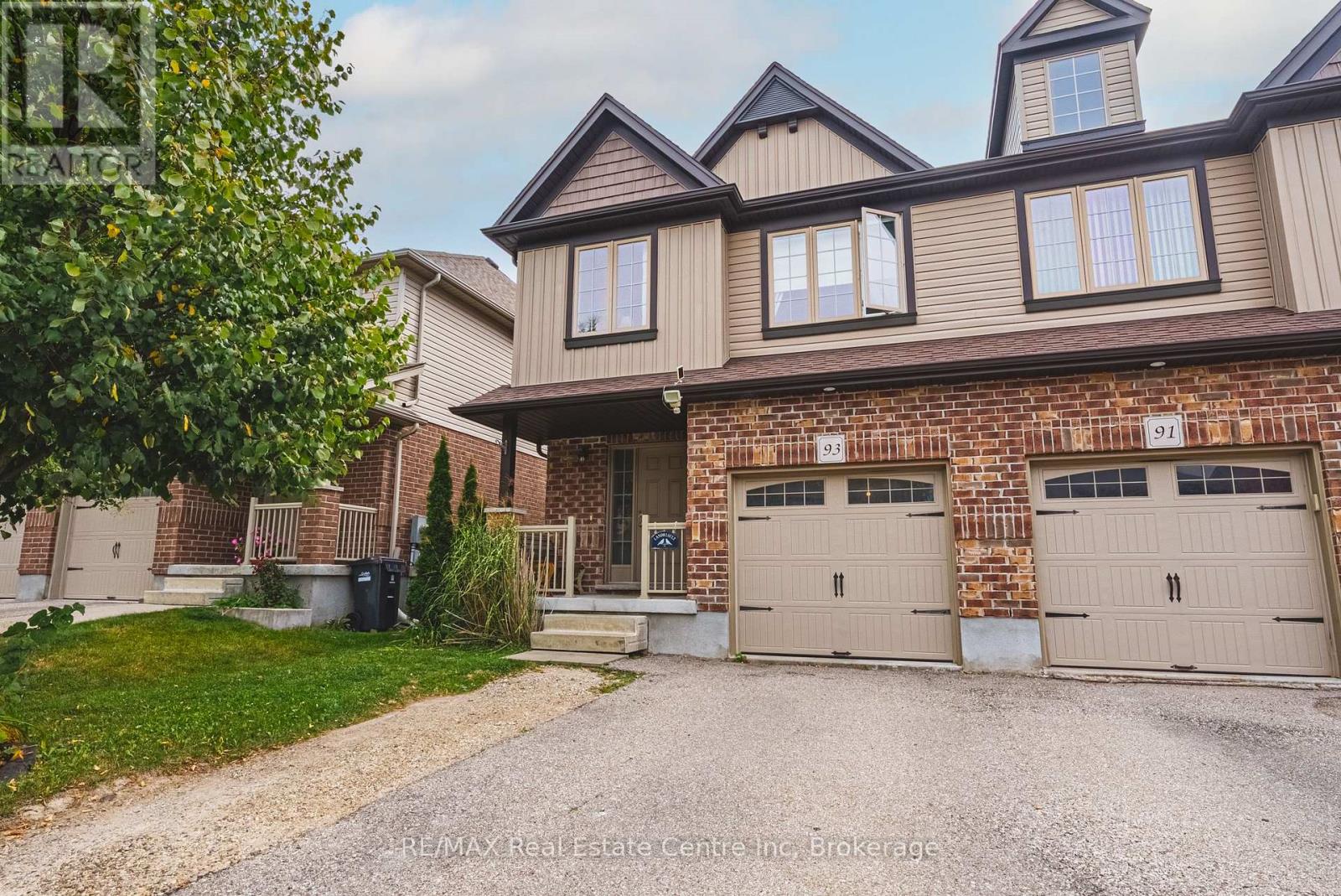 93 COULING CRESCENT - 4