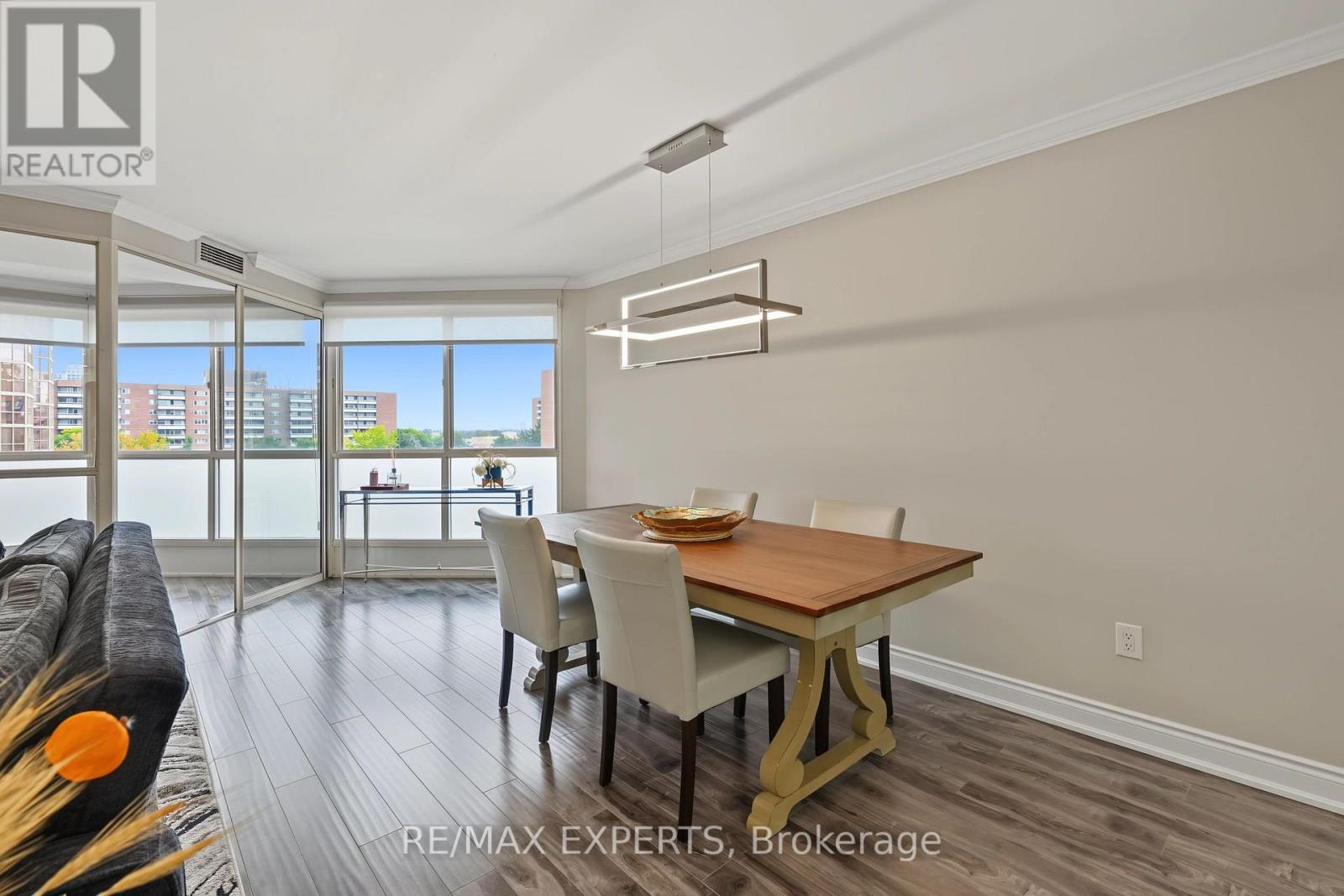 #605 5 WELDRICK ROAD W - 16