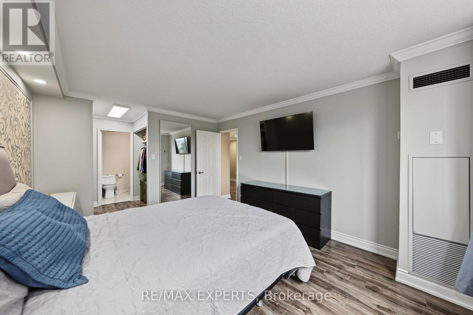 #605 5 WELDRICK ROAD W - 28
